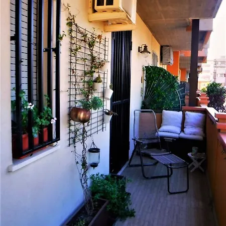 Loft Sulla Spiaggia Apartment *