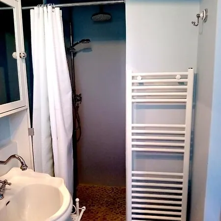 Loft Sulla Spiaggia Apartment *